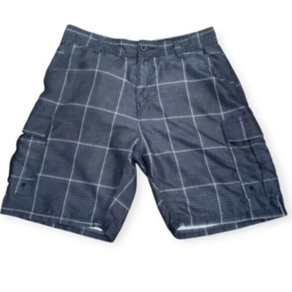 Sub Culture Men's Cargo Shorts in Gray Checkered Pattern Sz.32 EUC.